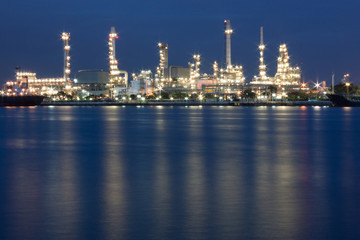 Obraz na płótnie Canvas Oil refinery industry
