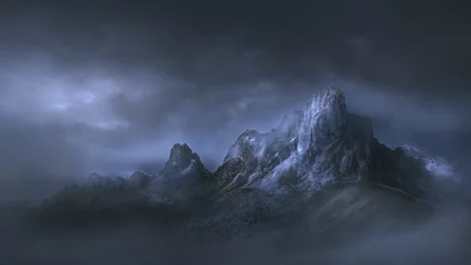Foto op Plexiglas Hoge bergpas in dramatische mistige atmosfeer © rasica