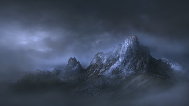 Fototapeta Przełęcz wysokiej góry w dramatycznej mglistej atmosferze