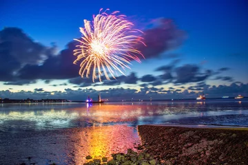 Selbstklebende Fototapeten Feuerwerk © Mailin