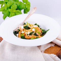 Chicken spinach pasta