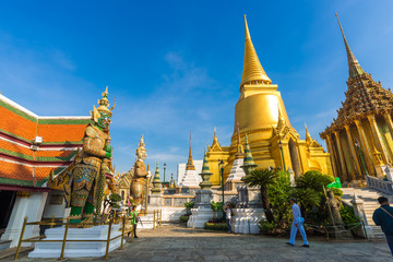 Fototapeta premium Królewski wielki pałac świątynia szmaragdowa architektura w bangkoku