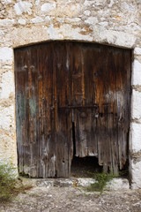 Fototapeta na wymiar Old doors in Dalmatia