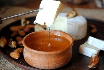 Blue cheese with walnuts and honey