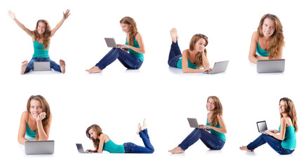 Obraz premium Young woman working on laptop