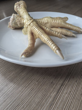 chicken feet in order to cook