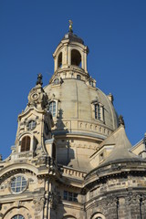 Fototapeta na wymiar Turm der Dresdner Frauenkirche