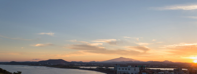 Obraz premium sunset on jeju do