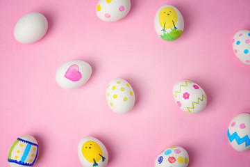 Fototapeta na wymiar Painted Easter eggs on color background