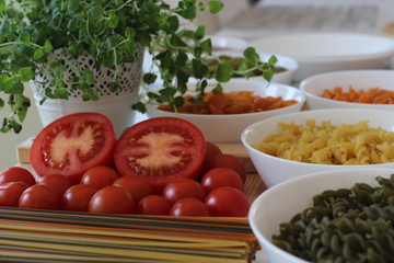 tomatos, fresh tomatos and oregano, oregano, pasta, fresh pasta, tomato pasta