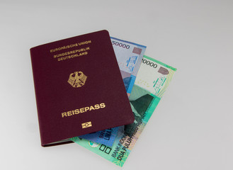 Indonesische Rupiah im Reisepass