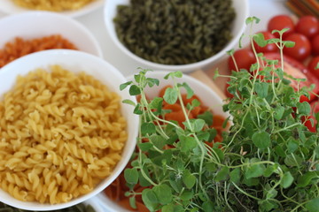 fresh tomatos and herbs, herbs, tomatos, fresh tomatos and oregano, oregano, pasta, fresh pasta, tomato pasta