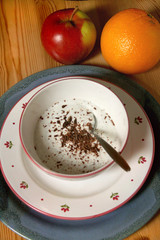 Joghurt mit Apfel und Schokosplitter