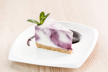 cheesecake with berry