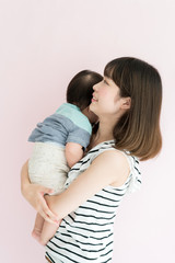 赤ちゃんとママ