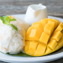 Mango with sticky rice