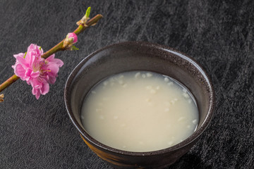 甘酒　sweet alcoholic drink made from sake lees Japan