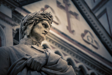 dichter statue florenz italien