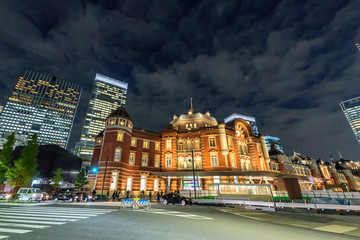 夜の駅