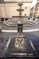 Il Colosseo e altri monumenti di Roma. Una città piena di storia. 