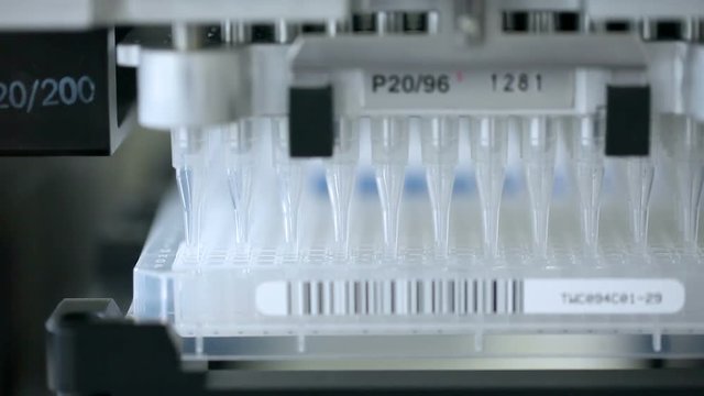 machine automatis&eacute;e en laboratoire 