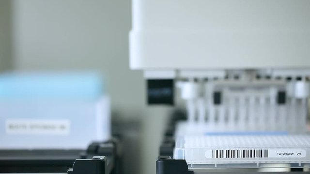 machine automatis&eacute;e en laboratoire 