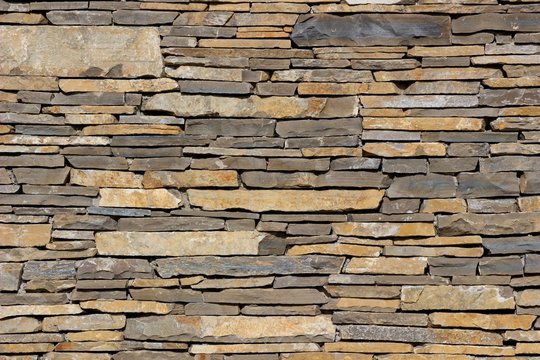wall from flat stones