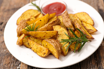rustic potato with ketchup
