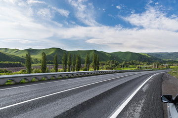 summer road to the mountains