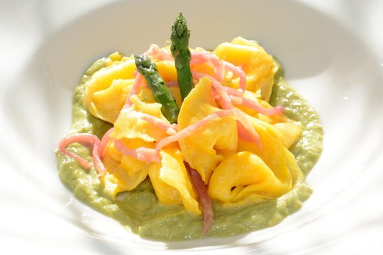 fresh pasta cappelletti with asparagus sauce