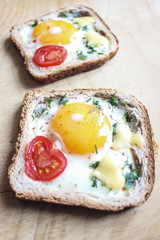 Sandwich with egg and tomato