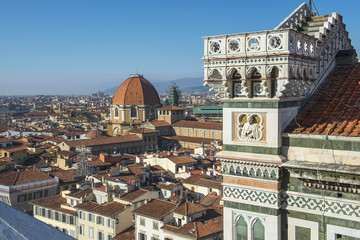 Fototapeta na wymiar top view from Giottos bell tower over old Florence