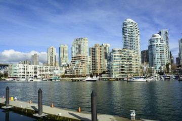 Obraz premium Skyline of Vancouver Canada and False Creek 