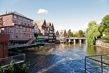 Lüneburg, historische Altstadt an der Illmenau  - 138762960