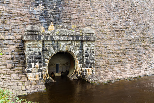 Outflow of the dam of the Pen-y-Garreg Reservoir.
