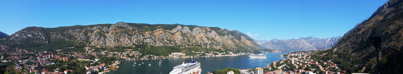 Fototapeta na wymiar Beautiful cityscape of Kotor Montenegro