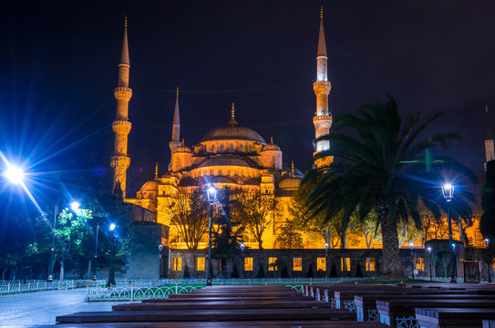 The Blue Mosque, (Sultanahmet Camii) in the night, Istanbul, Turkey.