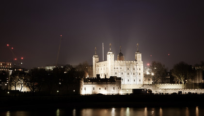 Naklejka premium the Tower of London at night, UK