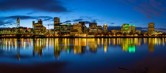 Fototapeta na wymiar Portland City Skyline Blue Hour Panorama