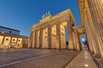 Fototapeta na wymiar The famous landmark Brandenburger Tor in Berlin at night