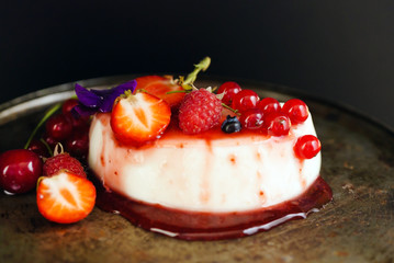 panna cotta with berries