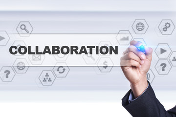 Businessman drawing on virtual screen. collaboration concept.