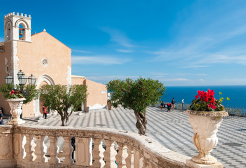 The main Square of the famous touristic village Taormina, Sicily, seen from the little San Giuseppe church - obrazy, fototapety, plakaty
