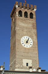 Fototapeta na wymiar bassano torre civica