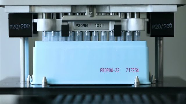 machine automatis&eacute;e en laboratoire 