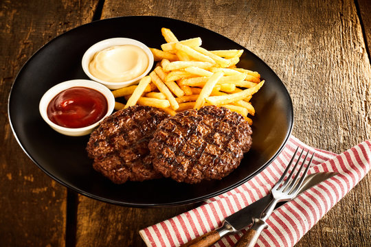 Grilled minced meat stakes