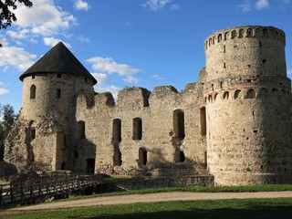 Fototapeta na wymiar фрагмент средневекового замка-крепости в Латвии