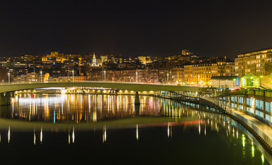 Fototapeta na wymiar City of Lyon by night