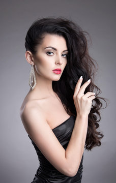 fashion beauty woman with healthy hair