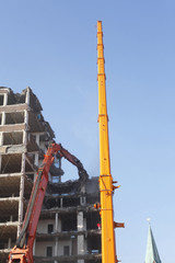 B&uuml;rohaus, Abri&szlig;haus,  Abrei&szlig;ender Abri&szlig;bagger